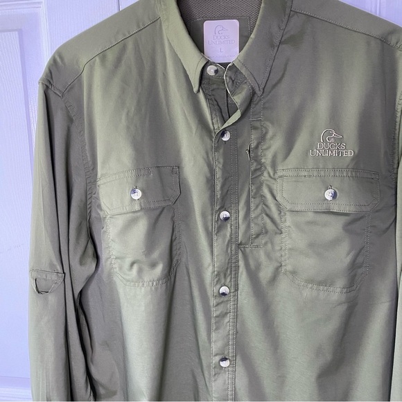 Ducks Unlimited Men's Button Down Utility Shirt in Green - Size L - Picture 2 of 7
